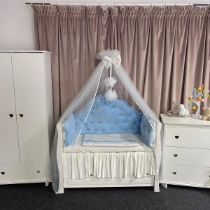 Lenjerie pătuț 11 piese Regal Catifea Blue – Set complet personalizabil din catifea moale și bumbac natural PeppiBambini