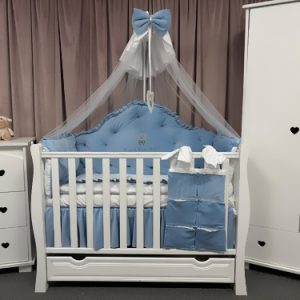 Lenjerie de pătuț 11 piese model Regal din catifea albastru royal – personalizabilă, premium PeppiBambini