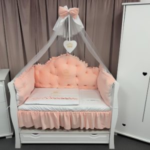 Set complet 11 piese pentru pătuț – model Regal din catifea somon, personalizabil – Peppi Bambini Deluxe Edition