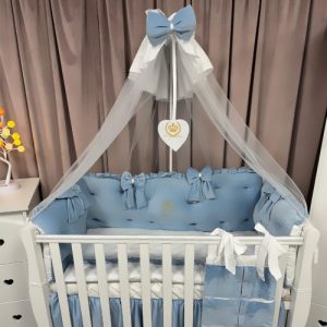 Set complet 11 piese pentru pătuț – model Royal Catifea Blue din catifea albastră, personalizabil cu nume – Lenjerie premium Peppi Bambini