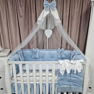 Lenjerie de pătuț 11 piese Royal Catifea Blue – Set complet premium din catifea moale și bumbac natural, personalizabil cu nume – Peppi Bambini
