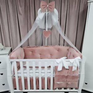 Set complet 11 piese pentru pătuț – model Royal Pink din catifea roz, personalizabil cu nume – Peppi Bambini Premium