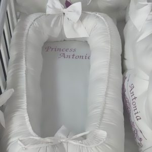 Baby Nest Brodat PeppiBambini – Cuib moale și elegant din bumbac natural, ideal pentru siguranța și confortul bebelușului