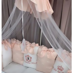 Lenjerie pătuț 11 piese Royal Princess Somon PeppiBambini – eleganță și rafinament pentru camera bebelușului