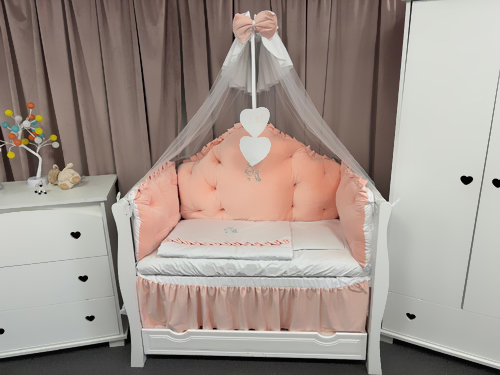 Set complet 11 piese pentru pătuț – model Regal din catifea somon, personalizabil cu nume – Peppi Bambini Deluxe Collection - Image 4