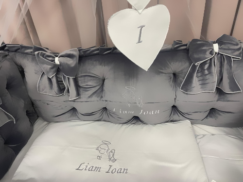 Set complet 11 piese pentru pătuț – model Royal din catifea gri, personalizabil cu nume – Peppi Bambini Premium Edition - Image 2