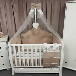 Set complet 11 piese pentru pătuț – model Regal din catifea bej, personalizabil – Peppi Bambini Premium Collection
