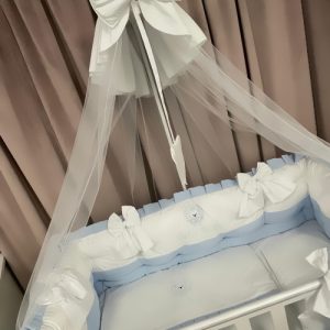 Set complet 11 piese pentru pătuț – model Royal Catifea Blue din catifea moale albastră, personalizabil cu nume – Lenjerie premium Peppi Bambini