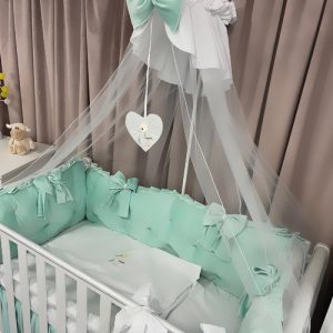 Set complet 11 piese pentru pătuț – model Royal din catifea mint, personalizabil cu nume – Peppi Bambini Premium Collection
