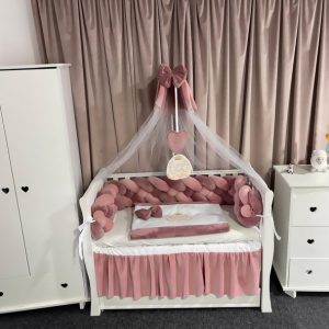 Lenjerie de pat 11 piese cu laterale împletite din catifea roz – Set complet personalizabil PeppiBambini Premium