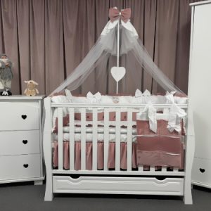 Set complet 11 piese pentru pătuț – model Royal White Pink din catifea alb-roz, personalizabil – Peppi Bambini Premium