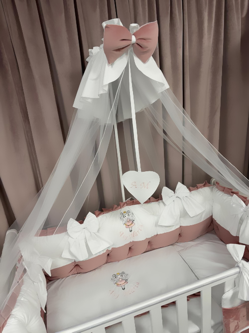 Set complet 11 piese pentru pătuț – model Royal White Pink din catifea alb-roz, personalizabil – Peppi Bambini Premium - Image 7