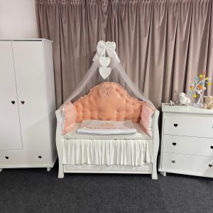 Lenjerie de Pat Personalizată 11 Piese din Catifea Regală Somon – Set Premium pentru Pătuț Bebe PeppiBambini