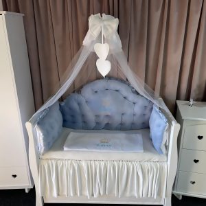 Lenjerie pătuț personalizată 11 piese Regal Blue PeppiBambini – set premium din catifea albastru regal pentru bebeluși