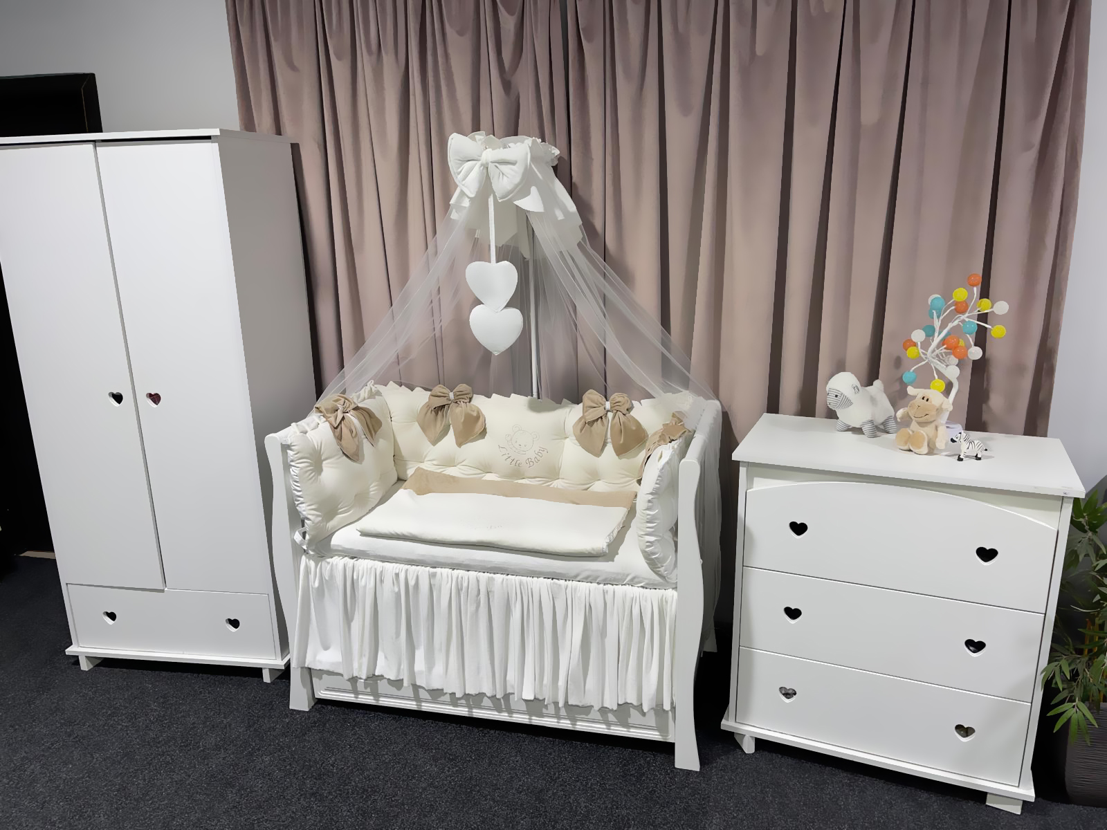 Lenjerie pătuț personalizată 11 piese Royal Catifea White Beige PeppiBambini – set premium din catifea alb-bej, broderie elegantă și confort absolut - Image 11