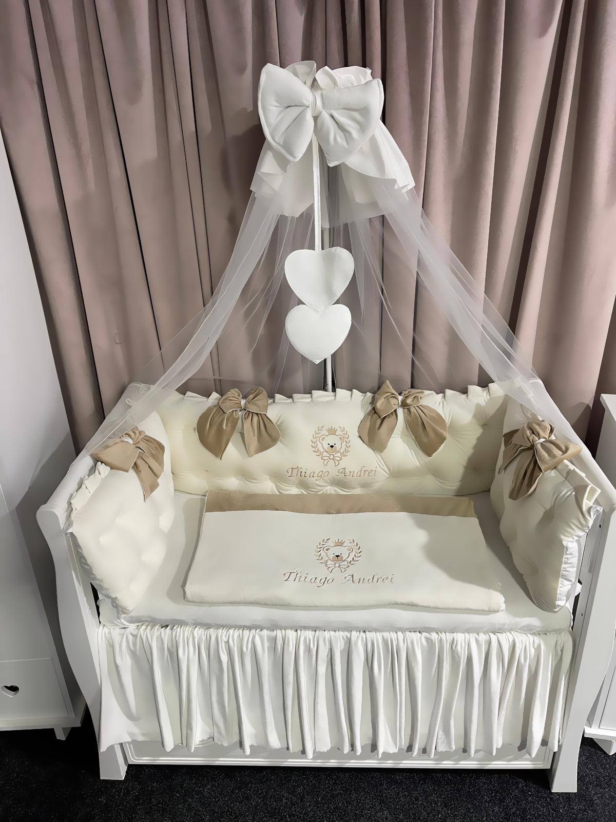 Lenjerie pătuț personalizată 11 piese Royal Catifea White Beige PeppiBambini – set premium din catifea alb-bej, broderie elegantă și confort absolut - Image 7